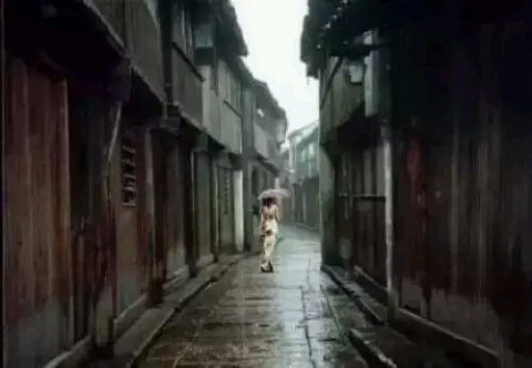 看图写话《走在雨巷》